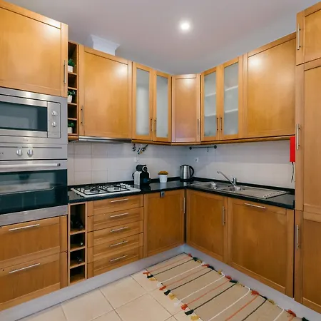 Tree House - Casa Laranjeira בית נופש *